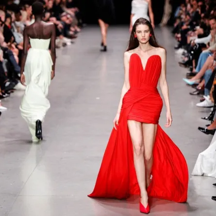 ستيلا مكارتني Stella Mccartney- (مصدر الصورة GEOFFROY VAN DER HASSELT)