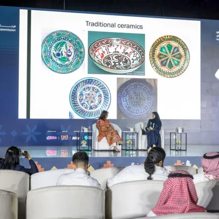 محاضرة بعنوان تصميم الهوية: استعراض الروح الإبداعية لأوزبكستان ضمن فعاليات معرض الرياض الدولي للكتاب 