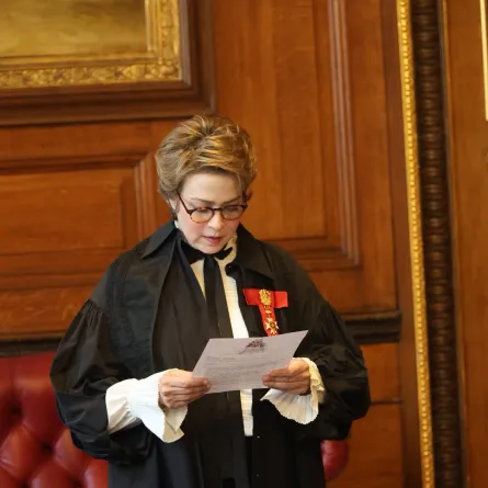 البروفيسورة مناهل ثابت -مصدر الصورة ( حساب البروفيسورة على منصة إكس)