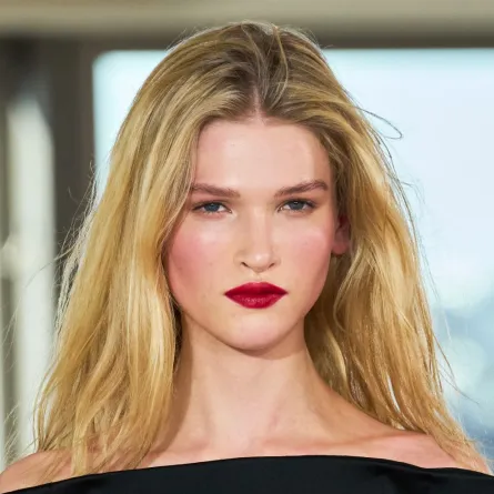 الهايلايتر البودرة أم السائل