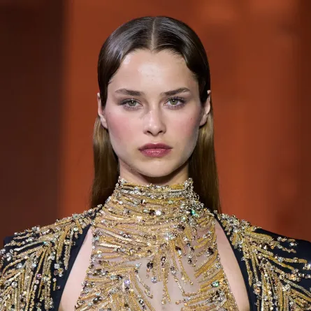 كيف أجعل بشرتي تلمع كالزجاج