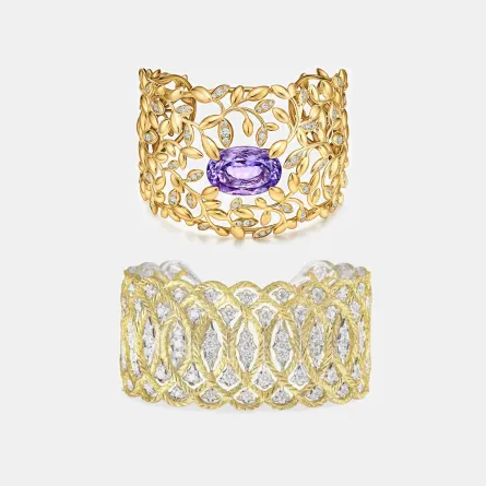 أساور ذهبية عريضة منقوشة