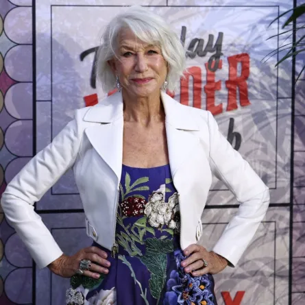 هيلين ميرين في حدائق ليستر سكوير، وسط لندن (Helen Mirren in Leicester Square Gardens, central London). مصدر الصورة: HENRY NICHOLLS / AFP