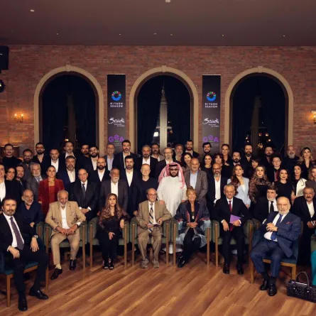 المستشار تركي آل الشيخ مع نجوم وصُنّاع الدراما السورية- الصورة من صفحته على فيس بوك