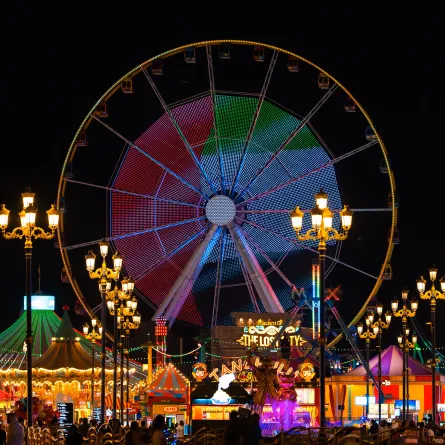 القرية العالمية. الصورة من مكتب دبي الإعلامي