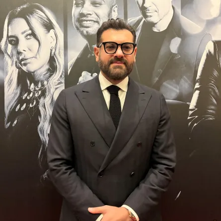 عمرو يوسف- الصورة خاصة بسيدتي من تصوير زكية البلوشي