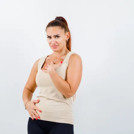 سيدة تلجأ إلى أسرار حرق دهون الجسم بوقت مثالي Image By Freepik