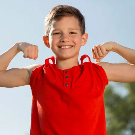 صورة تعبر عن طفل ذكي وبصحة جيدة