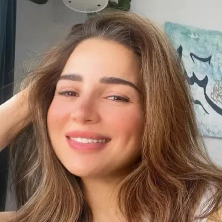 تامر حسني وهند صبري من بينهم.. أبزر تهاني النجوم لمي عز الدين بعد عقد قرانها