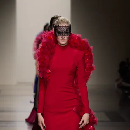 فستان من جورج شقرا Georges Chakra - الصورة من Launchmetrics/Spotlight ©