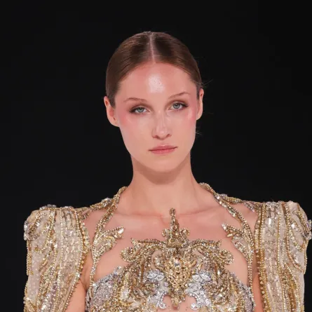 تسريحات شعر عروس خريف وشتاء 2025