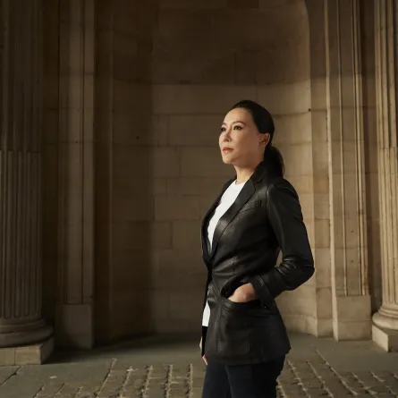 سيندي تشاو جواهر تُنحت بدقة 