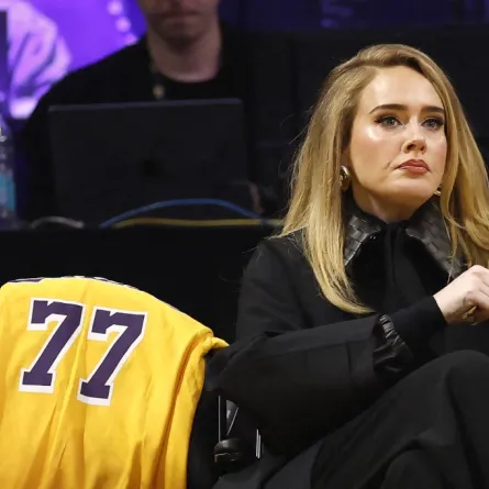 أديل في كاليفورنيا (Adele in california). مصدر الصورة: RONALD MARTINEZ / GETTY IMAGES NORTH AMERICA / Getty Images via AFP