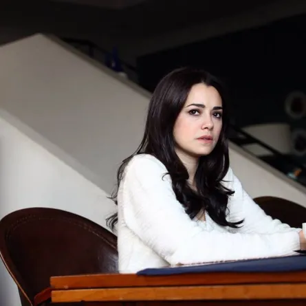 أوزغو نامال- الصورة من حسابها على الفيسبوك