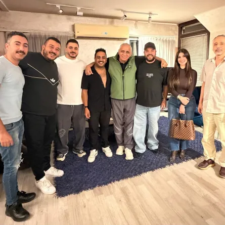 أبطال وصُنّاع فيلم 101 مطافي- الصورة من صفحة الشركة المنتجة على فيس بوك