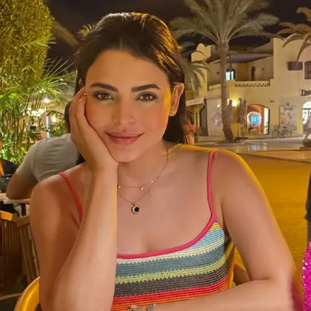 مش بفكر في الزواج.. أسماء جلال تتصدر الترند بعد لقائها بأبلة فاهيتا