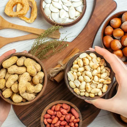 أفضل أنواع المكسرات لصحتكِ -Image By Freepik