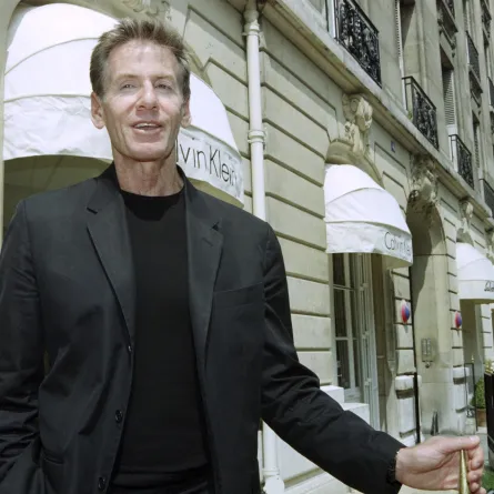 المصمم كالفن كلاين Calvin Klein في افتتاح أول متجر له في باريس - (مصدر الصورة  Thomas COEX / AFP)