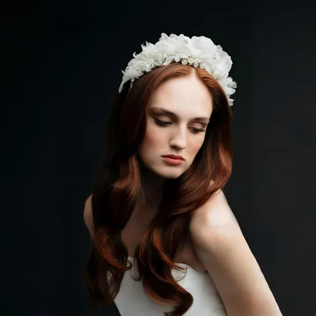 مكياج العروس بين اللمسة الناعمة والسحر الدرامي .. أي إطلالة تليق بك؟