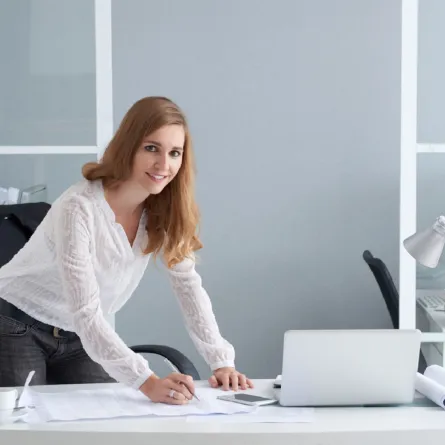 ميزات أنثى القوس في العمل والإدارة