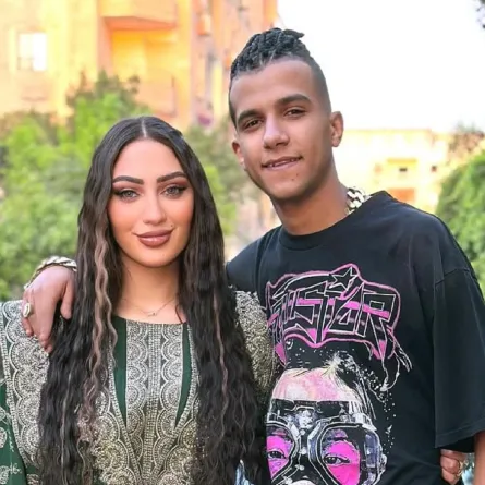 عصام صاصا وزوجته جهاد أحمد- الصورة من حسابه الرسمي على إنستغرام