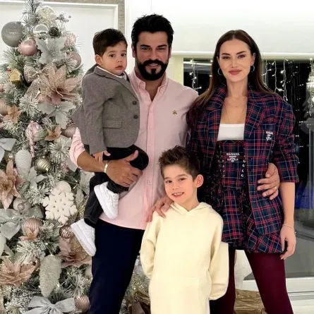 فهرية أفجان وبوراك أوزجيفيت وولداهما كاران وكيريم- الصورة من حساب فهرية على إنستغرام