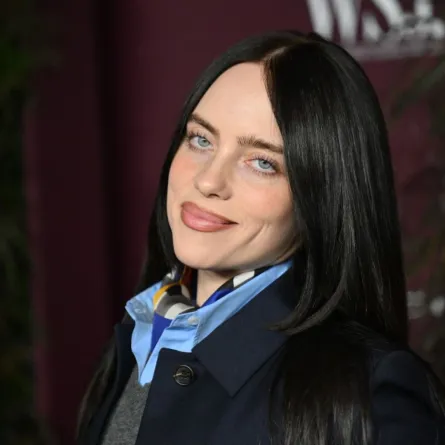 بيلي إيليش في نيويورك ( Billie Eilish in New York). مصدر الصورة: ANGELA WEISS / AFP