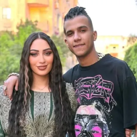 عصام صاصا وزوجته جهاد أحمد- الصورة من حسابه الرسمي على إنستغرام