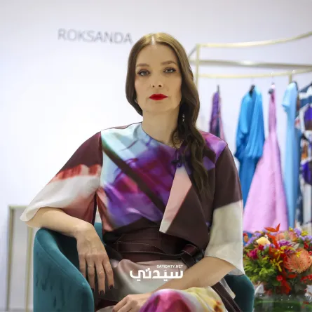 المصممة روكساندا إلينتشيتش Roksanda Ilincic مع مجموعتها الجديدة في هارفي نيكلز الرياض