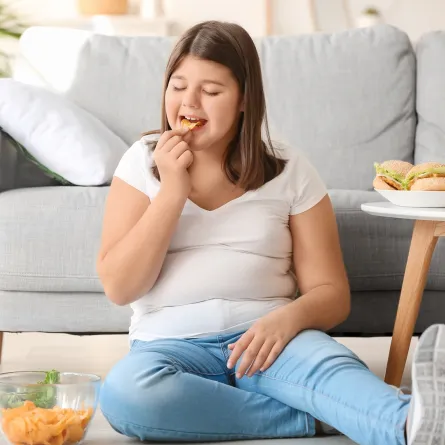 أسباب السمنة بين الأطفال والمراهقين- مصدر الصورة: Adobe Stock by Pixel-Shot