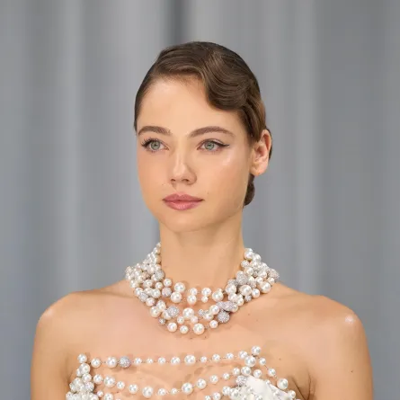 كيف تنسّقين أجدد صيحات المكياج مع ملابس شتاء 2026 