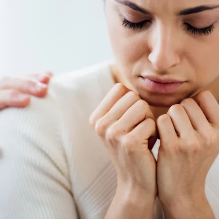 امرأة تعاني من الإجهاض