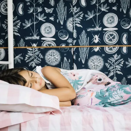 صورة لطفلة نائمة