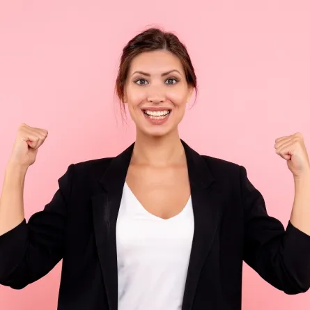 8 عادات صباحية مشتركة بين البنات الناجحات- الصورة من موقع Freepik