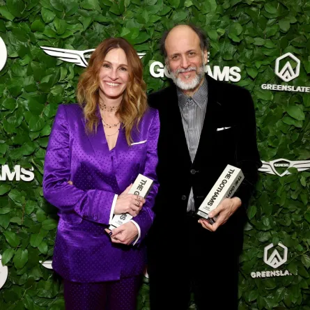 جوليا روبرتس Julia Roberts والمخرج لوكا غوادينينو Luca Guadagnino في حفل توزيع جوائز غوثام 2025. مصدر الصورة: Cindy Ord/Getty Images for The Gotham Film & Media Institute /AFP