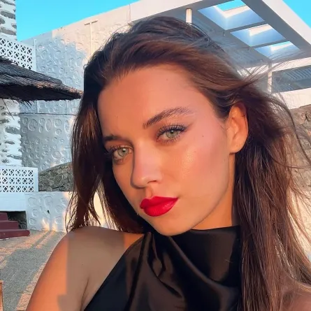 عفراء ساراتش أوغلو - الصورة من حسابها على إنستغرام