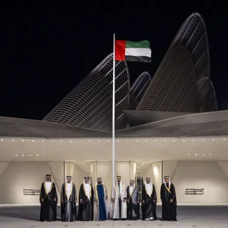 الشيخ محمد بن زايد آل نهيان رئيس دولة الإمارات افتتح بحضور أعضاء المجلس الأعلى للاتحاد حكام الإمارات متحف الشيخ زايد