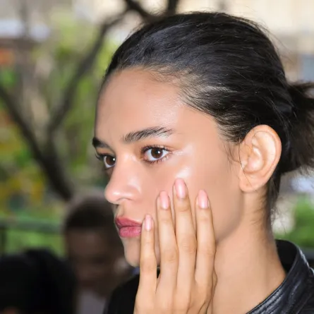 أخطاء العناية بالأظافر التي ترتكبينها يوميا دون أن تعرفي وكيف تصححينها