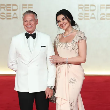 أروى جودة وزوجها من حفل الافتتاح مصدر الصورة: (Photo by Daniele Venturelli/Getty Images for The Red Sea International Film Festival