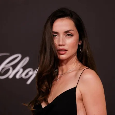 أنا دي أرماس  Ana de Armas  في مهرجان البحر الأحرم السينمائي 2025(مصدر الصورة: Hoda Davaine/Getty Imagesfor the Red Sea International Film Festival)
