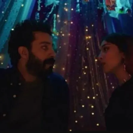 سارة طيبة ويعقوب الفرحان من بوستر مسألة حياة أو موت- الصورة من المركز الإعلامي للفيلم