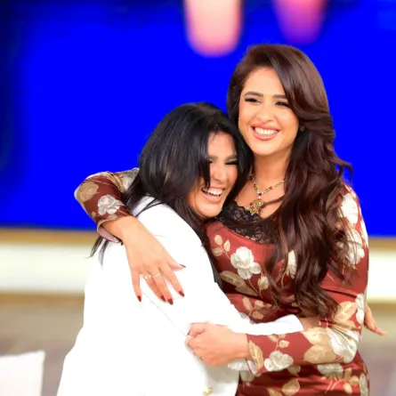 ياسمين عبد العزيز ومنى الشاذلي - الصورة من المكتب الإعلامي للشركة المتحدة