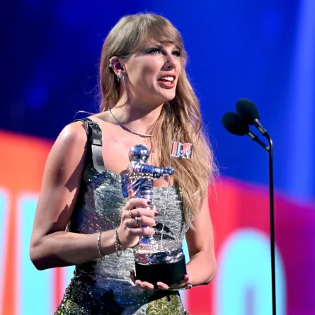 تايلور سويفت Taylor Swift في حفل توزيع جوائز MTV VMA 2025. مصدر الصورة:  Noam Galai/Getty Images for MTV/AFP