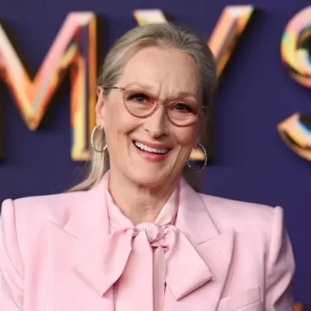 ميريل ستريب في مسرح بيكوك في لوس أنجلوس كاليفورنيا (Meryl Streep at Peacock Theater in Los Angeles, California). مصدر الصورة: Gilbert Flores/Variety via Getty Images