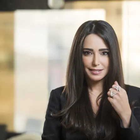 المصممة اللبنانية طرفة عيتاني مؤسسة علامة Falamank - الصورة من العلامة  