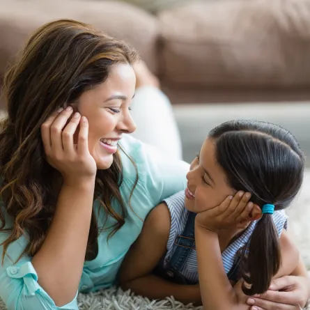 صورة لأم مع ابنتها