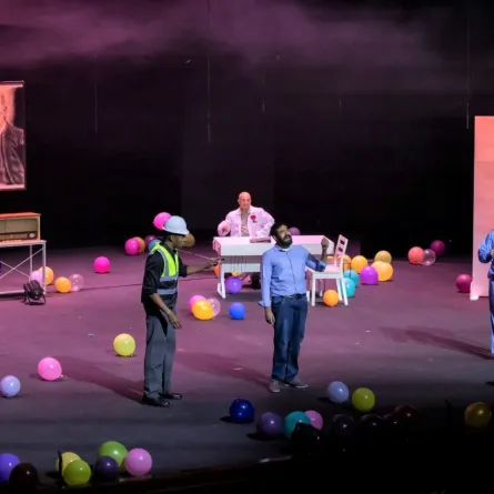 إحدى العروض المسرحية المقدمة بـ مهرجان الرياض للمسرح- الصورة من المركز الاعلامي للمهرجان