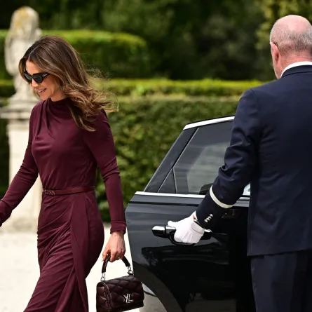 الملكة رانيا ملكة الأردن تتجه إلى فيلّا دوريا بامفيلي في روما في 9 أبريل 2025- (مصدر الصورة من تيزيانا فابي / وكالة فرانس برس)