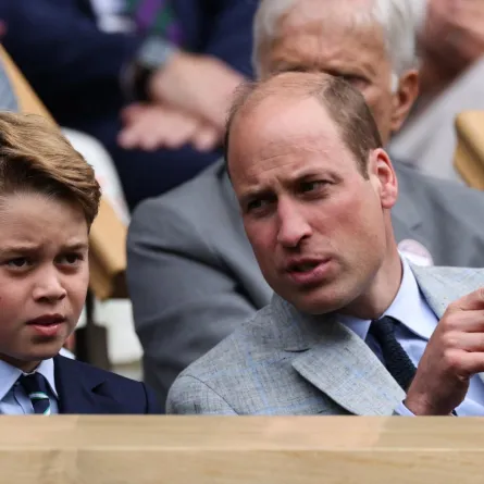 الأمير ويليام Prince william وابنه الأمير جورج Prince George في بطولة ويمبلدون 2023. مصدر الصورة: Adrian DENNIS / AFP