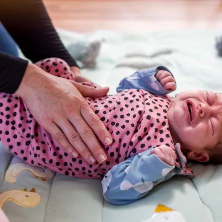 صورة لطفل يبكي